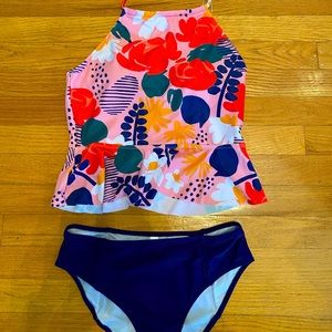 Swim top and bottoms